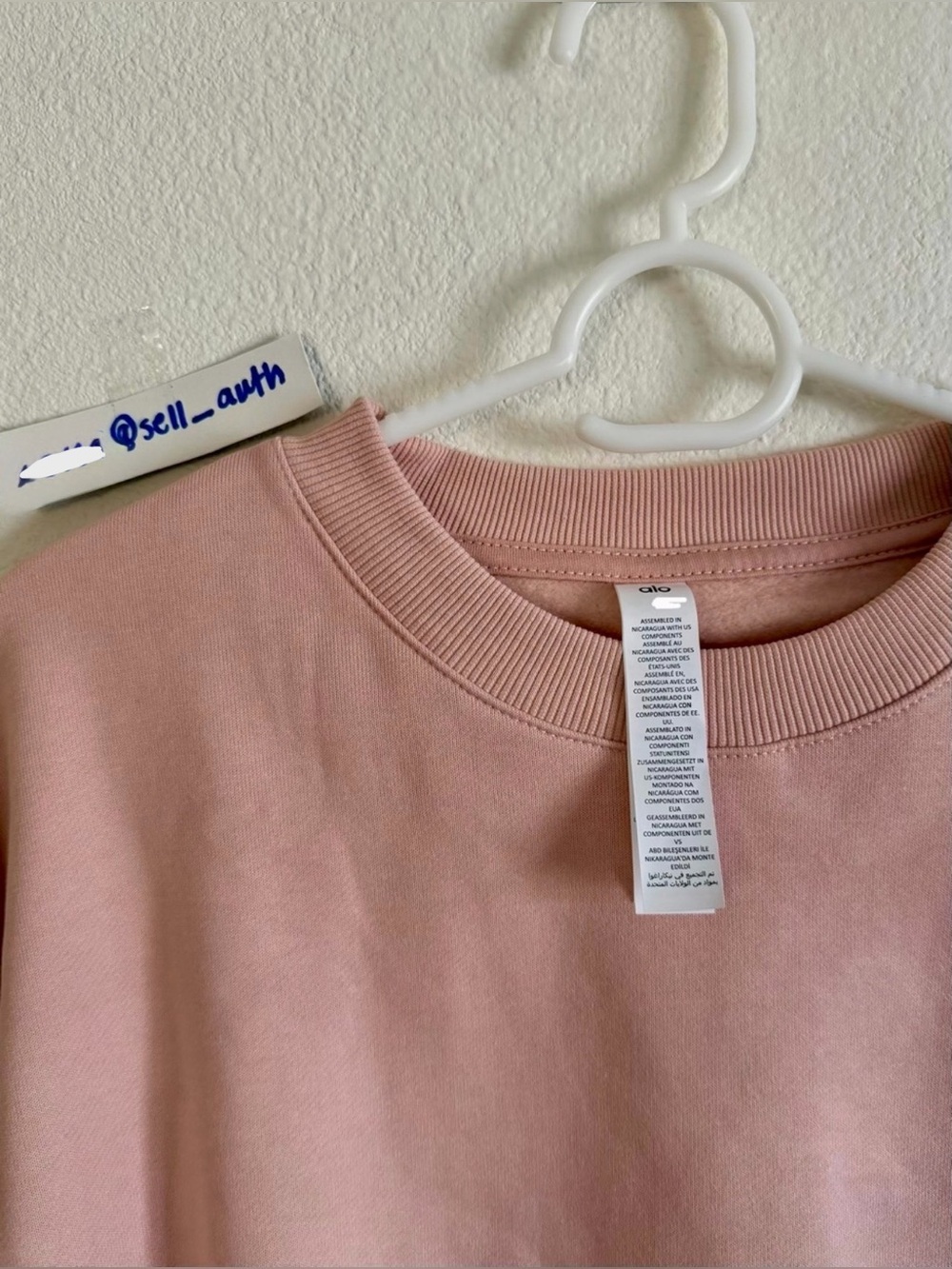 ALO Yoga Accolade Crewneck Sweatshirt Pink - New  (❗️ONLY $67+ offers accepted) - Picture 3 of 4